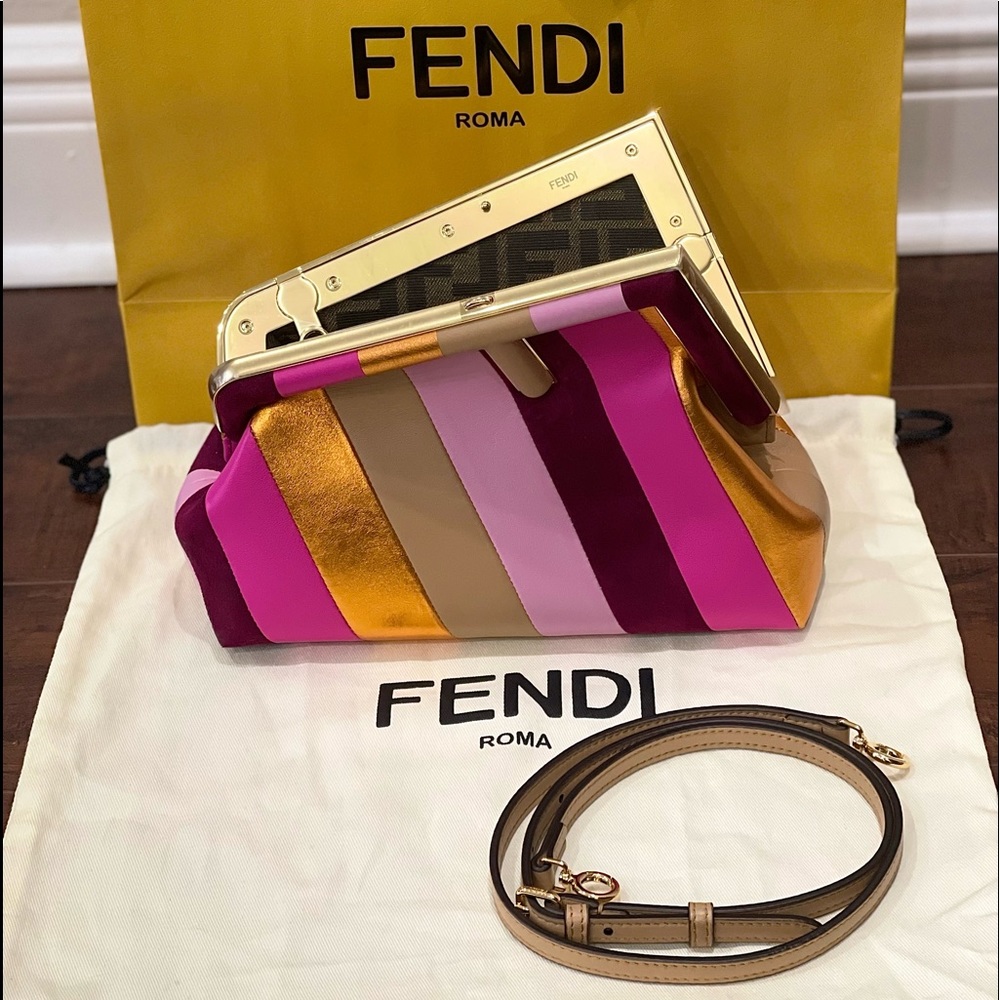 FENDI CLUTCH PURSE - Picture 1 of 1